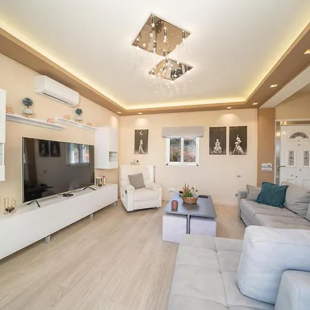 Eleni's House