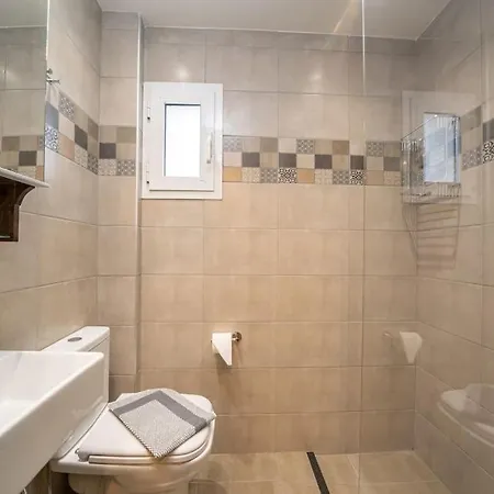 Eleni's House * كارافوميلوس