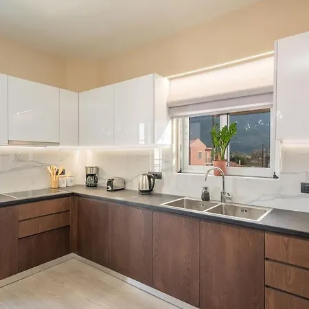 アパート Eleni's House カラヴォミロス