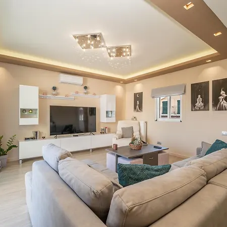 アパート Eleni's House