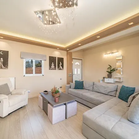 Eleni's House アパート *