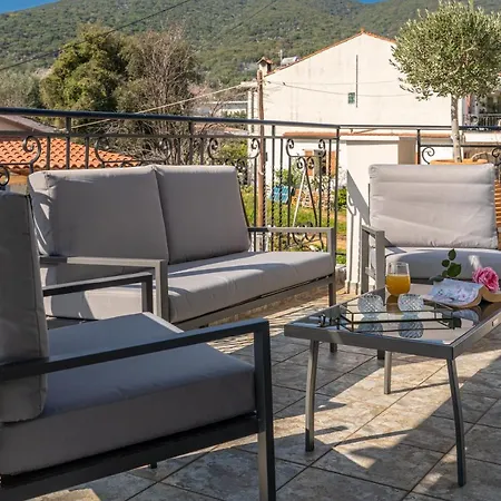 Eleni's House アパート カラヴォミロス