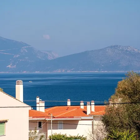 アパート Eleni's House